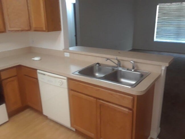 611 N West St in Bushnell, FL - Building Photo - Building Photo