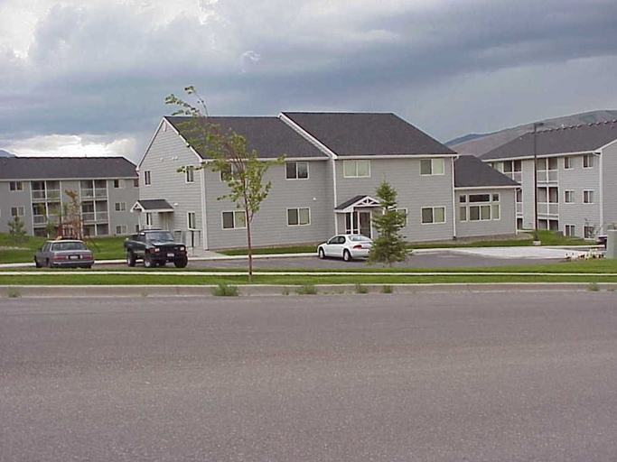 Hillside Village Apartments in Pocatello, ID - Foto de edificio