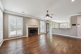 2712 Compton Ct in Flower Mound, TX - Foto de edificio - Building Photo
