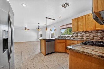 8525 Twinkling Topaz Ave in Las Vegas, NV - Building Photo - Building Photo