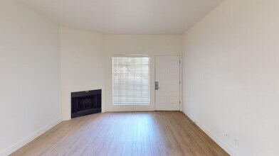 LaRue on Highland in Austin, TX - Foto de edificio - Building Photo