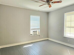 5008 Ave S-Unit -4 in Galveston, TX - Building Photo - Building Photo