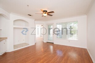 Unit 132 in Jacksonville, FL - Building Photo