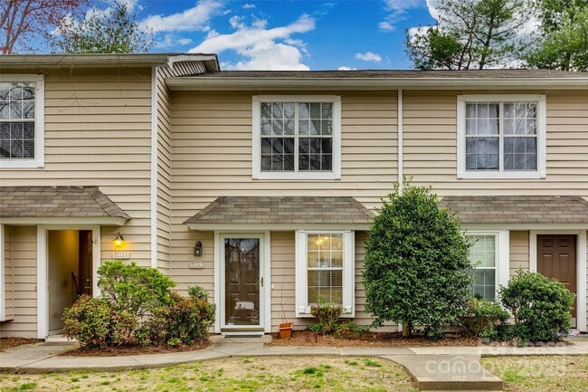 property at 704 Heritage Pkwy