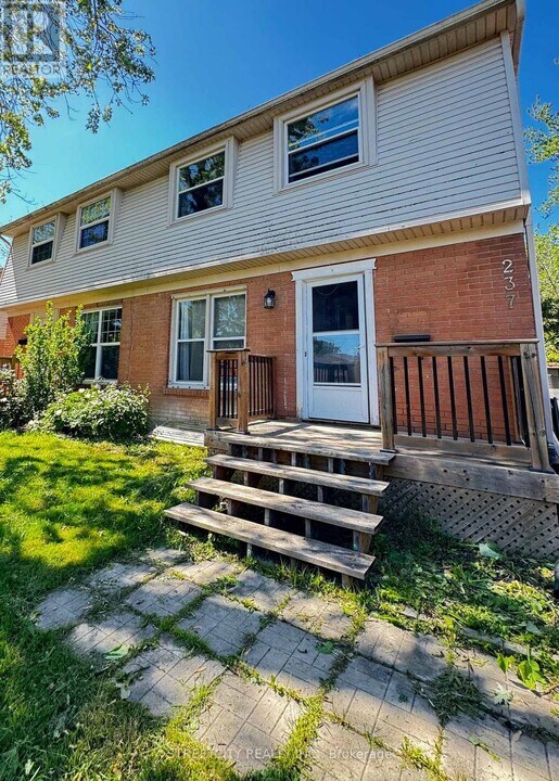 237 Homestead Crescent in London, ON - Building Photo