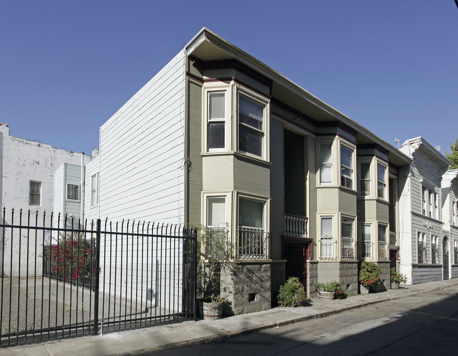 54-64 Sumner St in San Francisco, CA - Building Photo