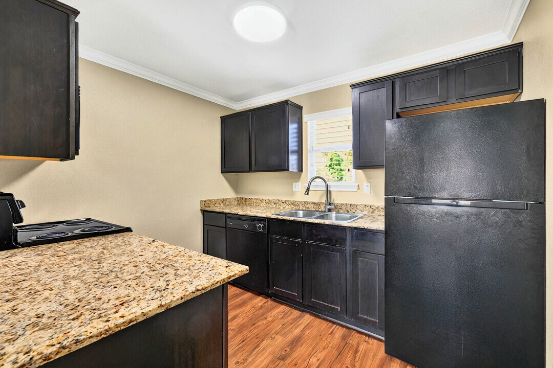 The Grove at 43rd in Houston, TX - Building Photo