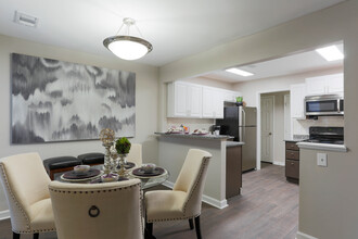 The Reserve at Ridgewood in Sandy Springs, GA - Building Photo - Interior Photo