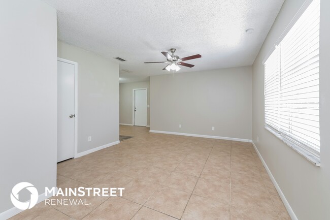 1317 Meadowbrook St in Kissimmee, FL - Building Photo - Building Photo