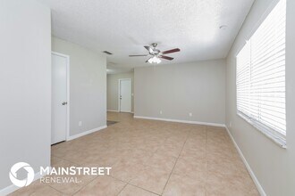1317 Meadowbrook St in Kissimmee, FL - Foto de edificio - Building Photo