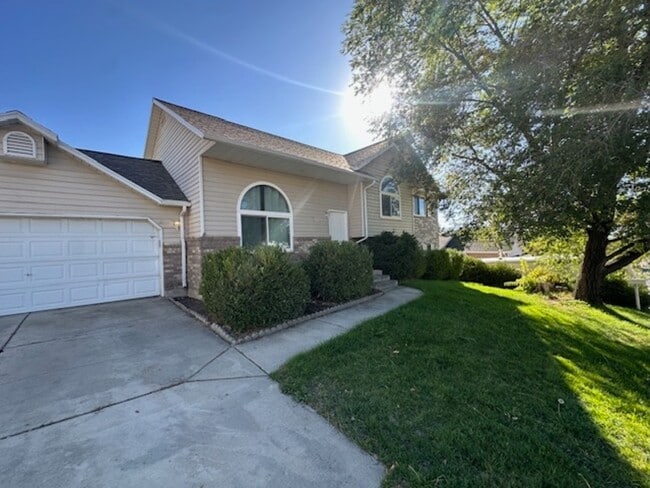 property at 1175 W 1420 N