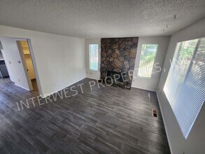 9387-9387 SW Tangela Ct in Tigard, OR - Building Photo - Building Photo