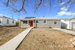 1131 Geneva St in Aurora, CO - Building Photo