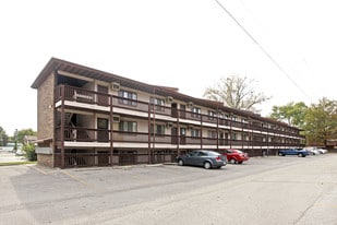 Sunnydale Apartments in Belleville, IL - Building Photo