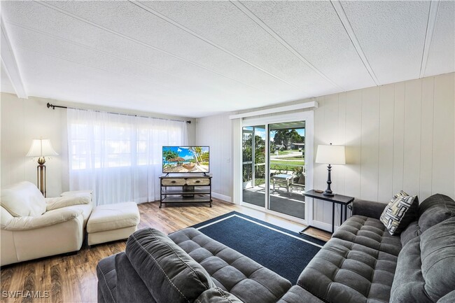 property at 21 Lemans Dr