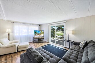 21 Lemans Dr in Naples, FL - Building Photo - Building Photo