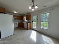 105 Gregory Dr photo'