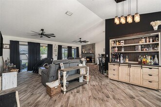 1643 Lynsfield Ct in Lutz, FL - Foto de edificio - Building Photo