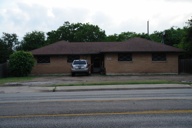 1025-1027 Airline Rd in Corpus Christi, TX - Building Photo - Building Photo