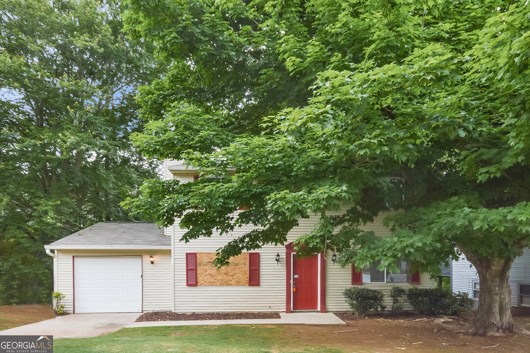 2193 Scarbrough Dr in Stone Mountain, GA - Building Photo