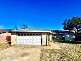 2717 Concord Dr in Arlington, TX - Building Photo