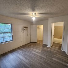 610 Ruiz St in San Antonio, TX - Building Photo - Building Photo