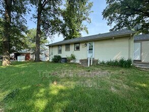 10 Drummond Dr in Ferguson, MO - Building Photo - Building Photo