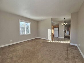 1028 Shawnee Trail in Redding, CA - Building Photo - Building Photo