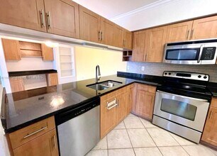 6418 Emerald Dunes Dr in West Palm Beach, FL - Building Photo - Building Photo
