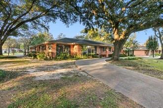 3890 Kenwood Dr in Beaumont, TX - Building Photo - Building Photo