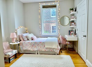 76 Egmont St in Brookline, MA - Foto de edificio - Building Photo