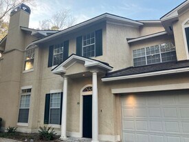 4 Indigo Run Dr in Hilton Head Island, SC - Building Photo