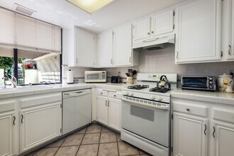 28 Cll Encinitas in Rancho Mirage, CA - Building Photo - Building Photo