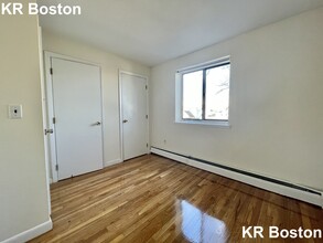 108 Dustin St in Boston, MA - Building Photo - Building Photo