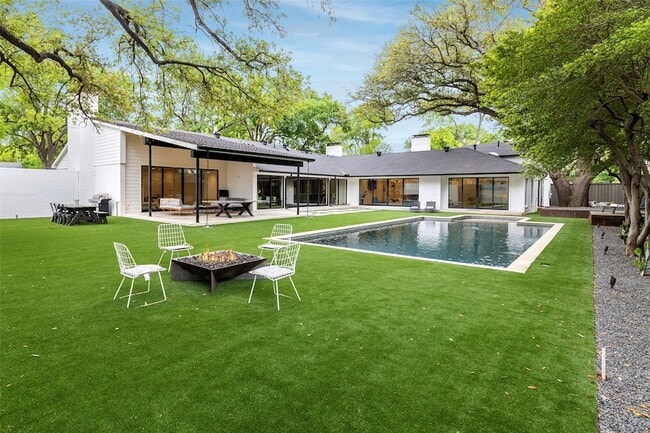 5239 Edmondson Ave in Dallas, TX - Building Photo - Building Photo