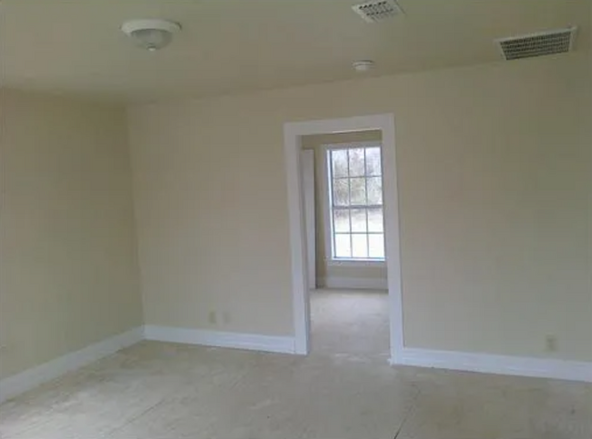 704 Leonard Dr in Bryan, TX - Building Photo - Building Photo
