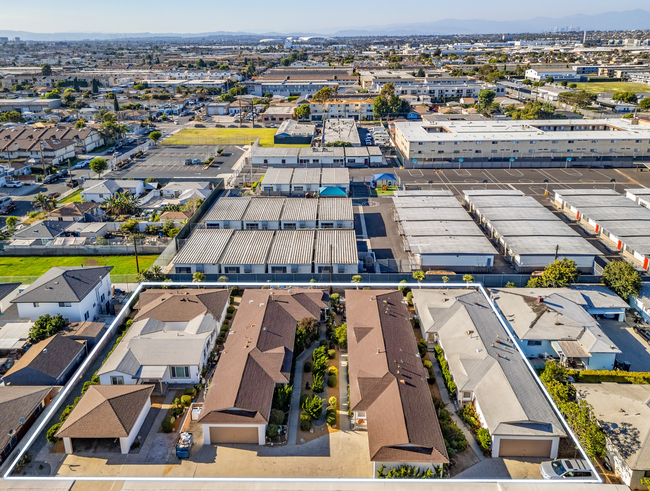 14024 Kornblum Ave in Hawthorne, CA - Foto de edificio - Primary Photo