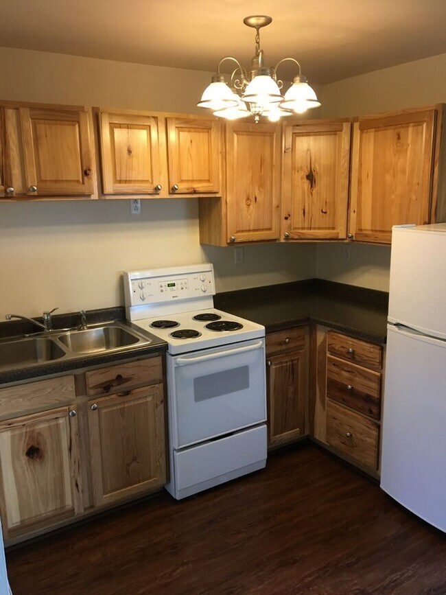 2511 Skeels Ave in Eau Claire, WI - Building Photo - Building Photo