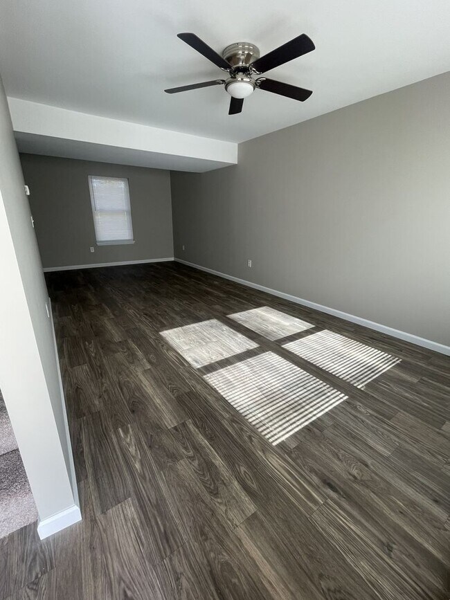 205 Equestrian Dr in Winfield, MO - Building Photo - Building Photo