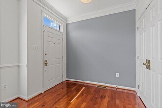 22576 Welborne Manor Square in Ashburn, VA - Building Photo - Building Photo