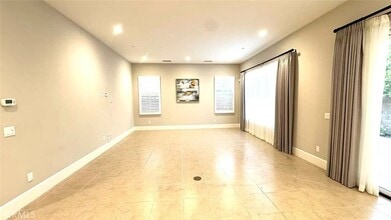 116 Joshua Tree in Irvine, CA - Building Photo - Building Photo