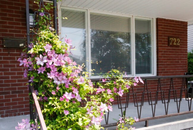 property at 722 Murray Crescent