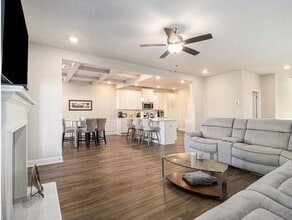 394 Greenleaf Ct NW in Lilburn, GA - Building Photo - Building Photo