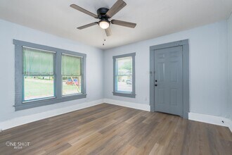 1433 S 11th St in Abilene, TX - Foto de edificio - Building Photo