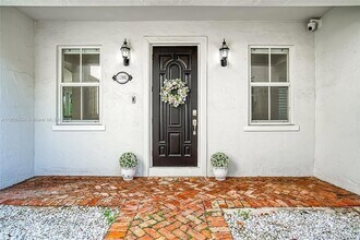 5701 SW 85th St in Miami, FL - Building Photo - Building Photo