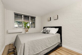 1636 44th St NW, Unit English Basement in Washington, DC - Building Photo - Building Photo