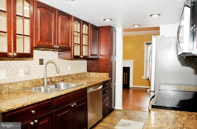 3831 Gateway Terrace in Burtonsville, MD - Building Photo - Building Photo