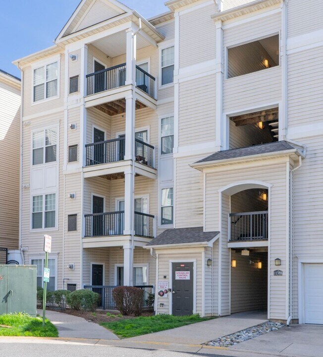 11355 Aristotle Dr in Fairfax, VA - Building Photo