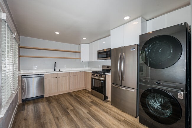 1411 Mohawk St in Los Angeles, CA - Foto de edificio - Interior Photo