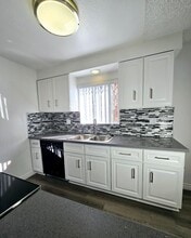 Harmony Court Apartments in Pasadena, CA - Building Photo - Building Photo